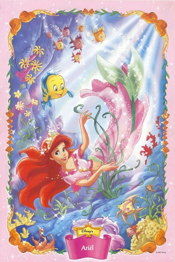 Papel de Parede Ariel vestida de princesa afundando no mar